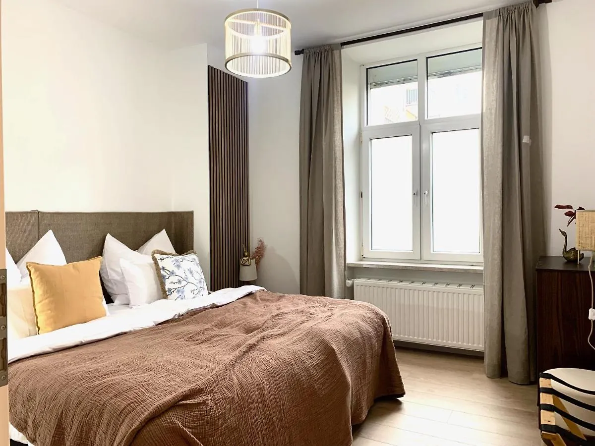 Cosy, Spacious, And Central Berlin 0*,